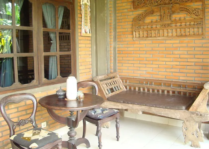 Hotel Loka House 3*