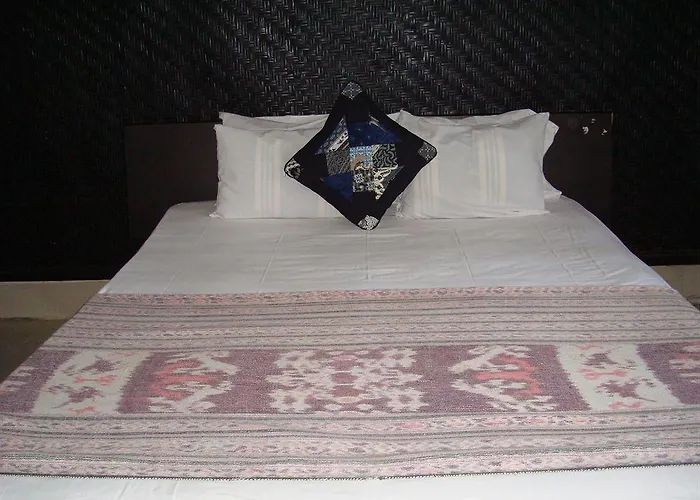 Hotel Loka House 3*