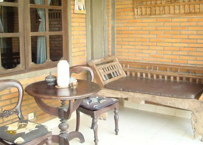 Hotel Loka House 3*